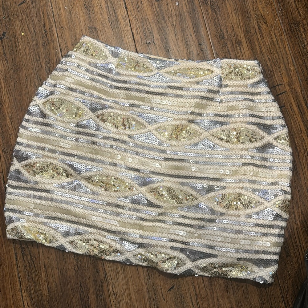 New xs sequins skirt